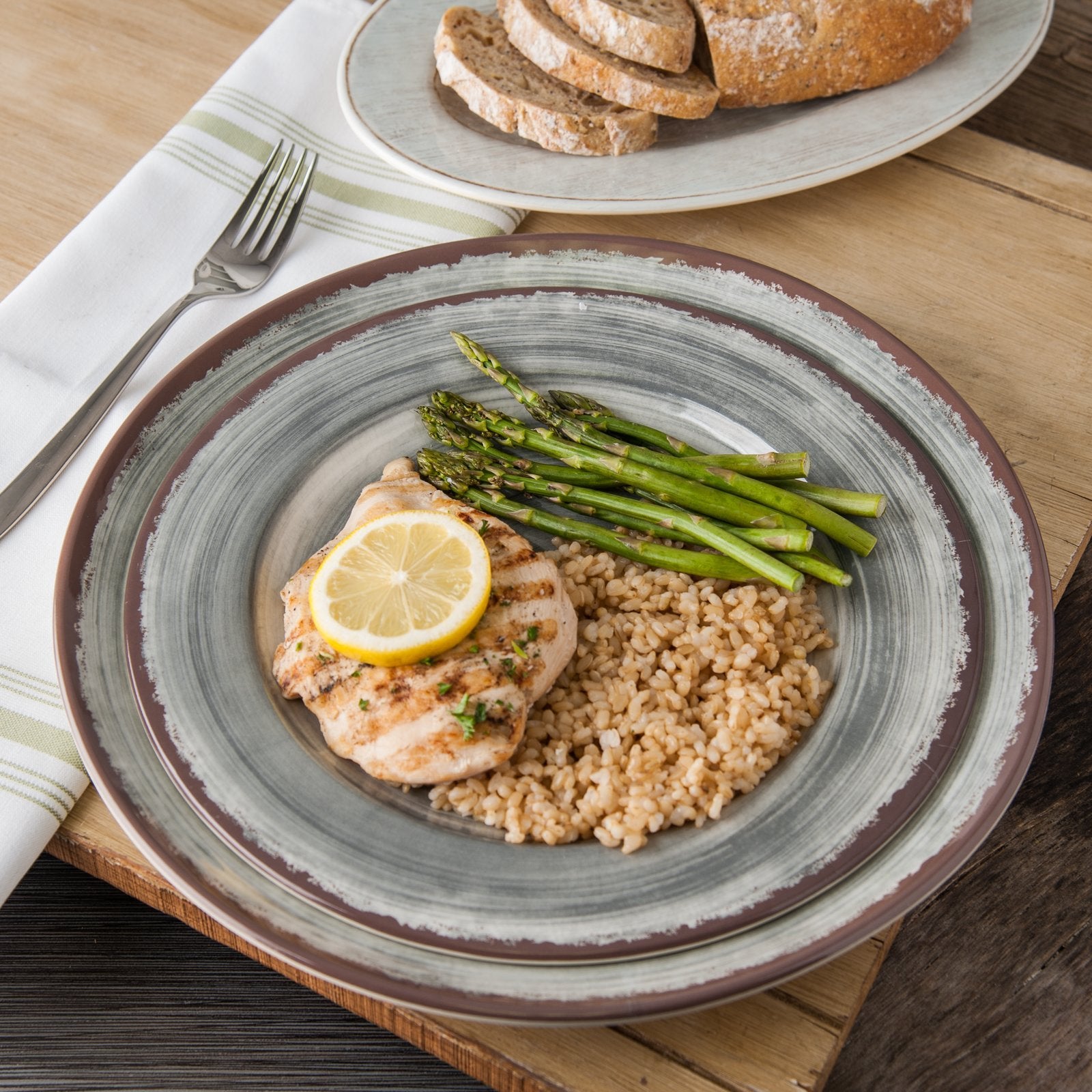 Carlisle Mingle 5400618 Smoke-Colored Melamine Round Charger Plate with 12.5-Inch Diameter for Foodservice