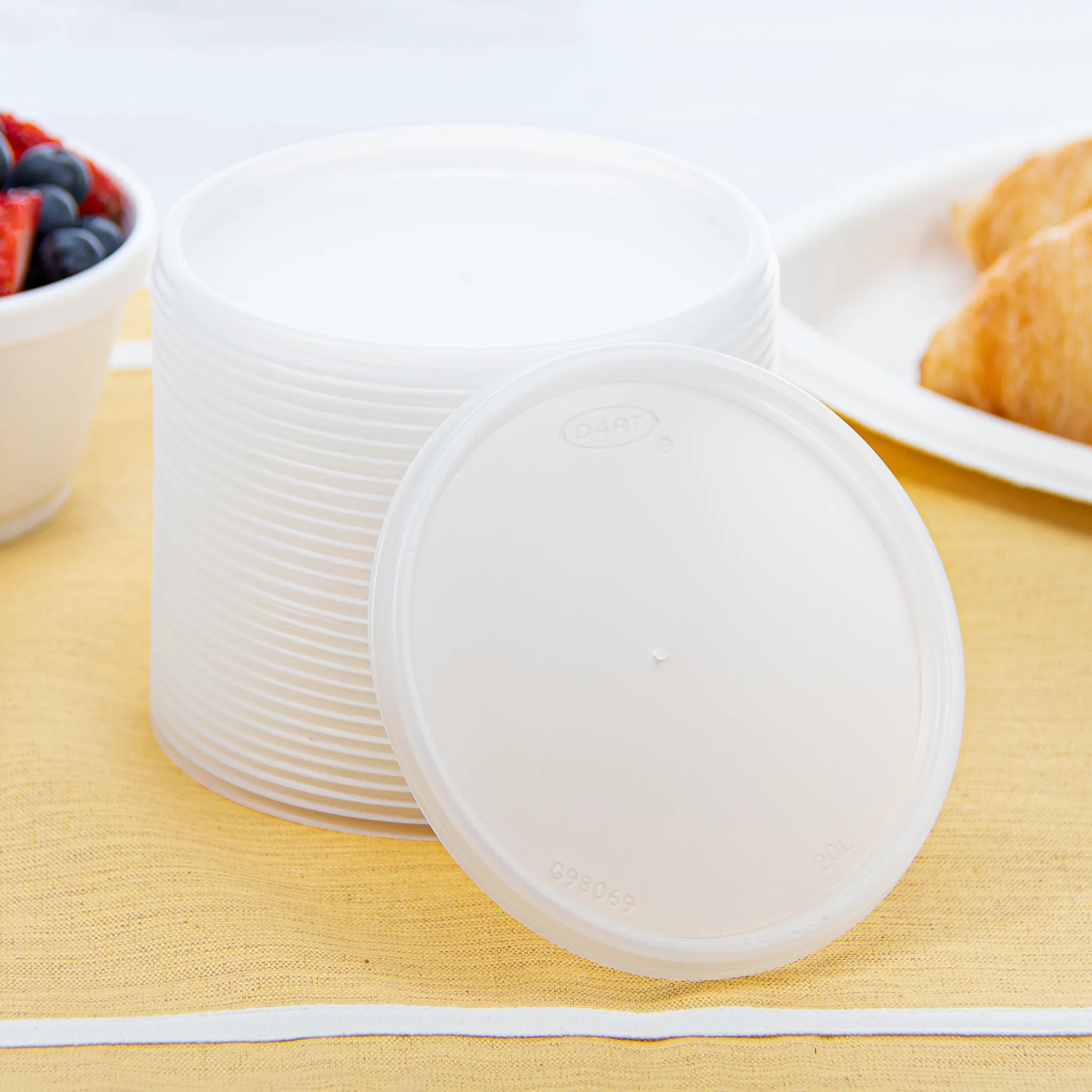 Eco-Friendly Dart 20JL Translucent Vented Lid for Commercial Use